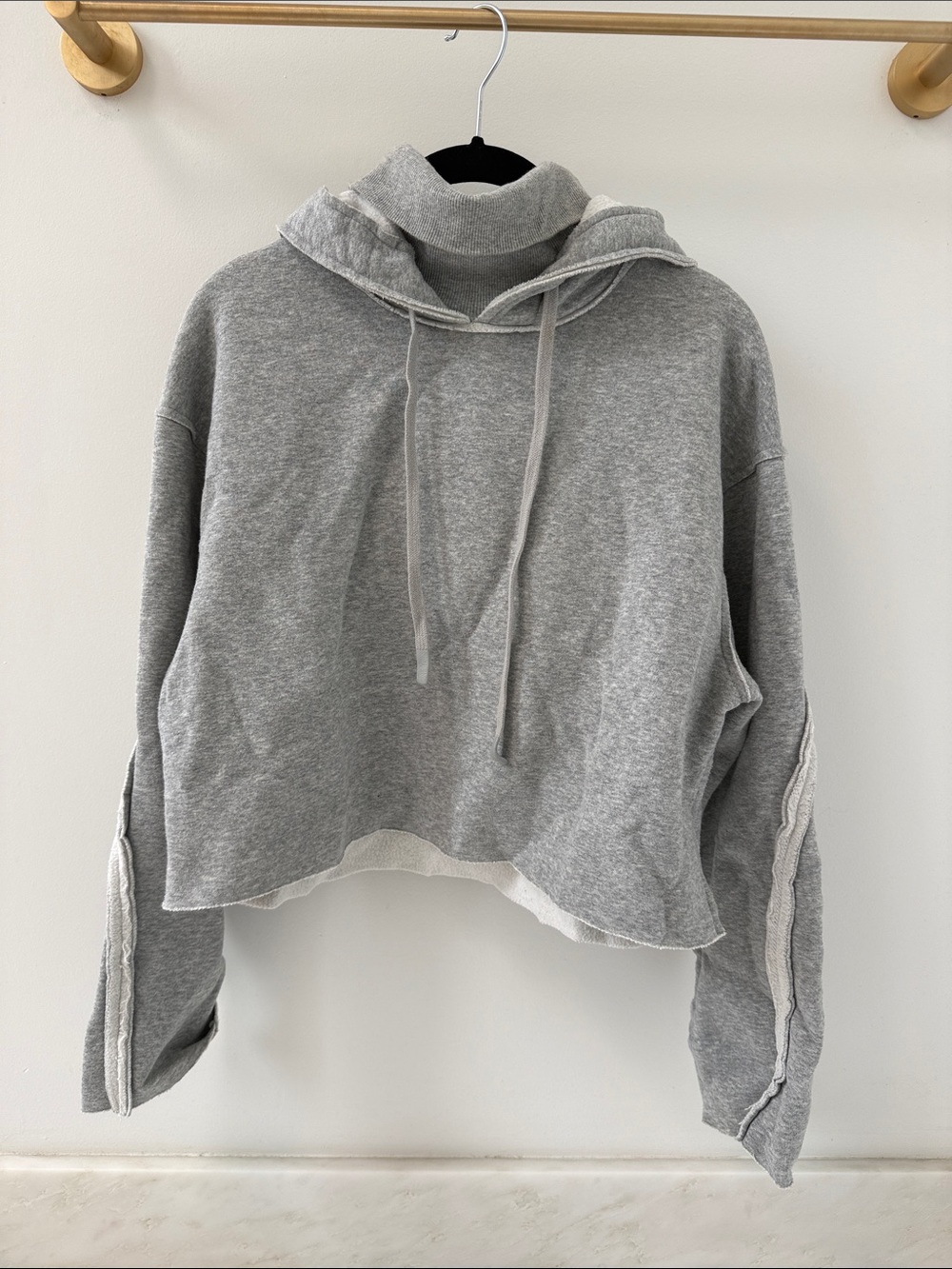 Alo Yoga Women’s Cropped Gray Hoodie Sweatshirt - Casual Pullover